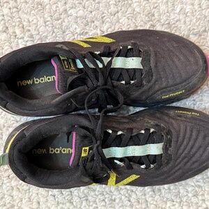 New Balance Black Tennis Shoes